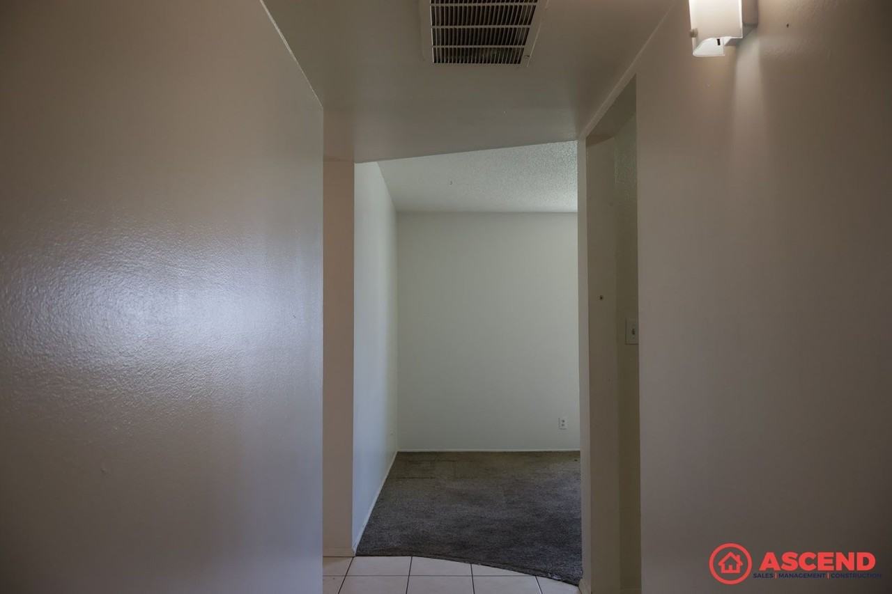 205 Yukon Ave - Photo 3 of 13