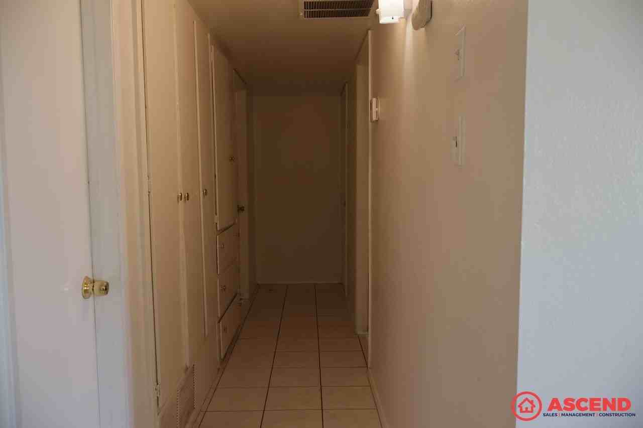 205 Yukon Ave - Photo 6 of 13