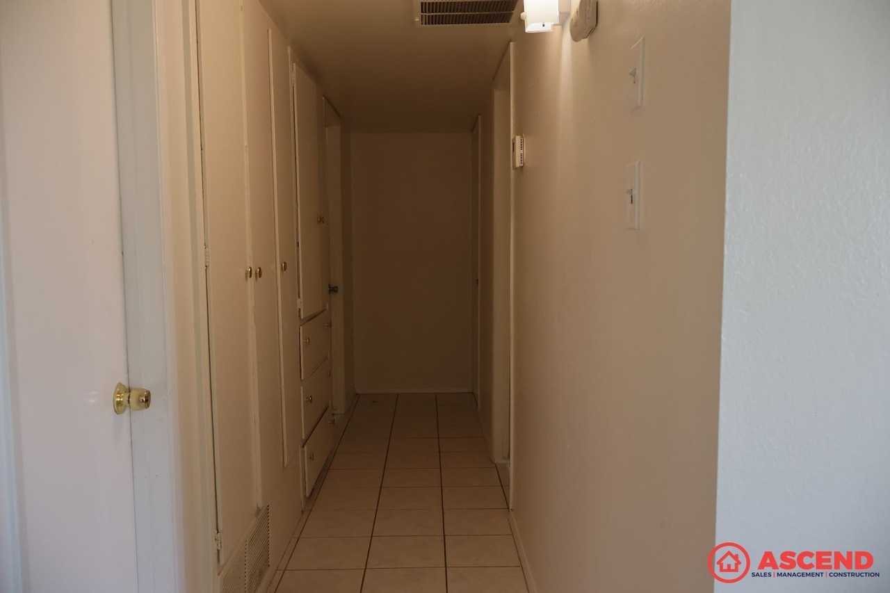 205 Yukon Ave - Photo 7 of 13