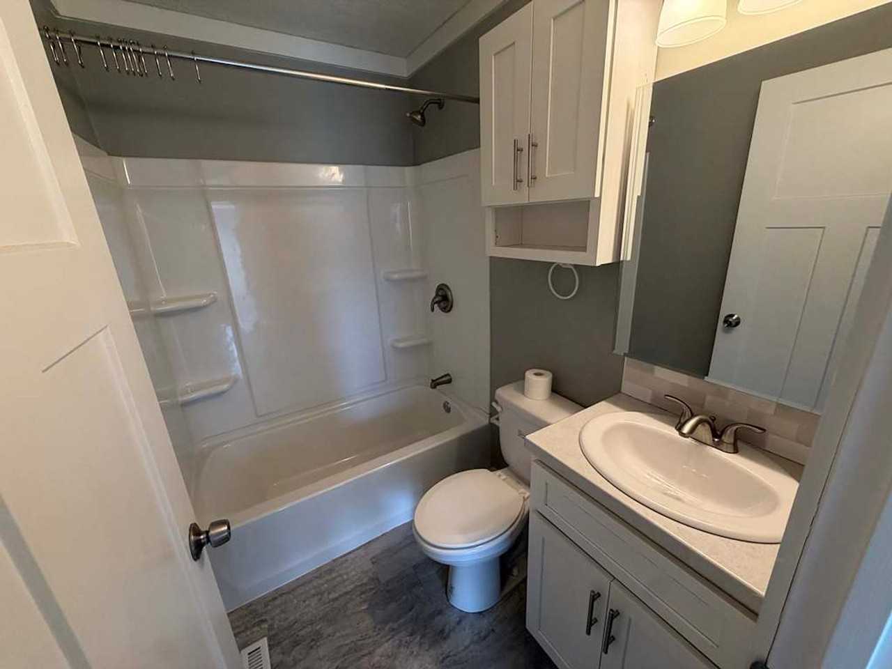 1227 Rocky Hill Rd - Photo 5 of 13