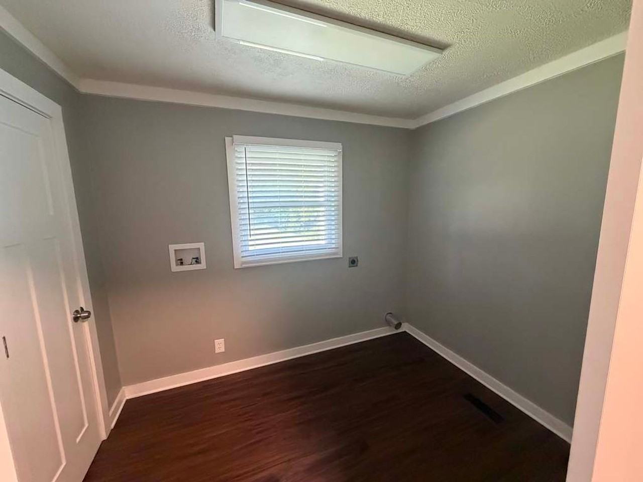 1227 Rocky Hill Rd - Photo 6 of 13