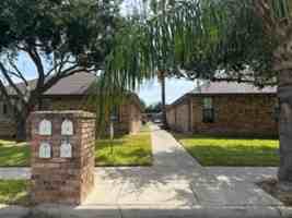 featured image of 1002 Lexington Cir