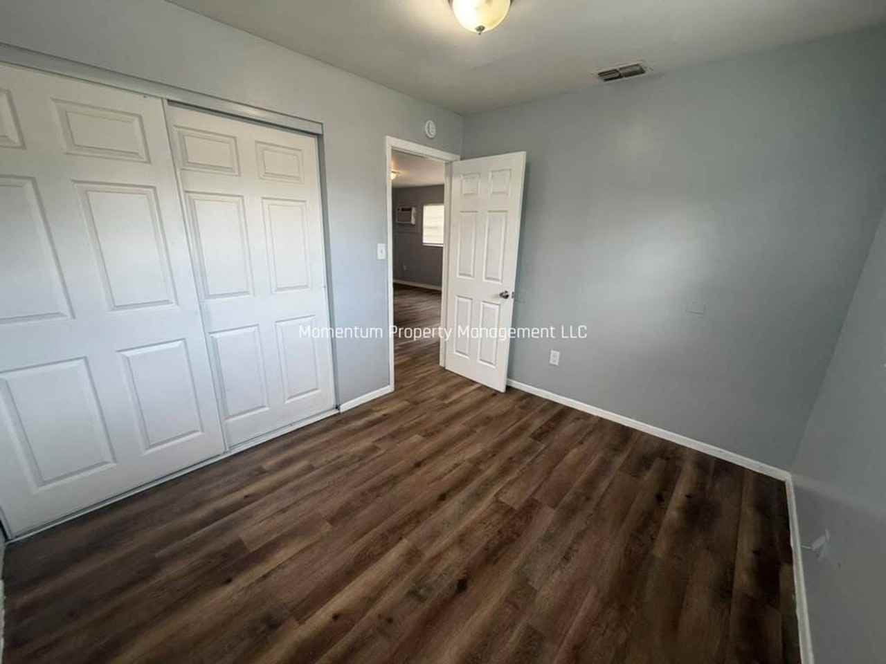 8215 N 17th St #A - Photo 4 of 7