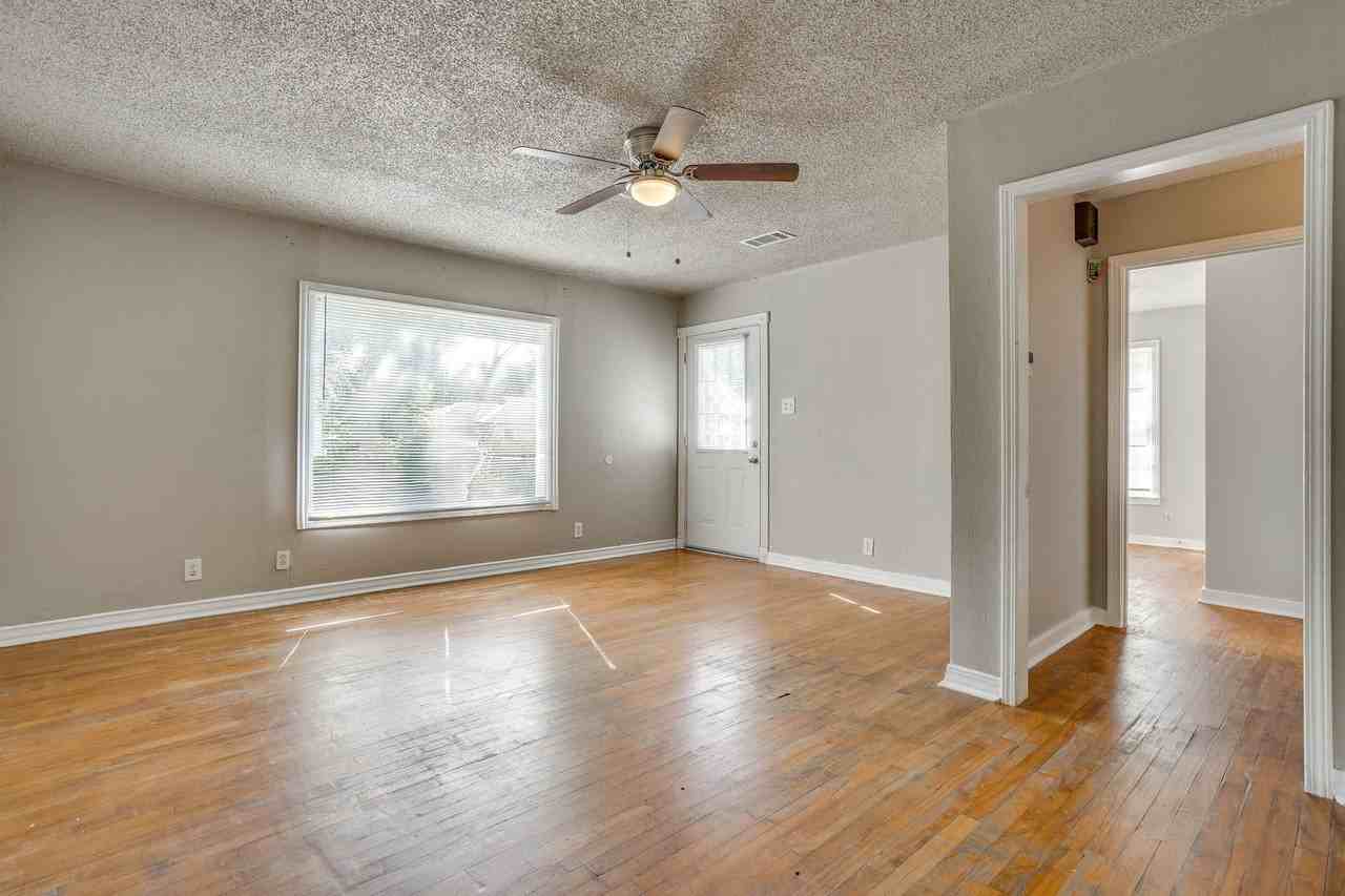 3109 Dogwood Park Dr - Photo 4 of 21
