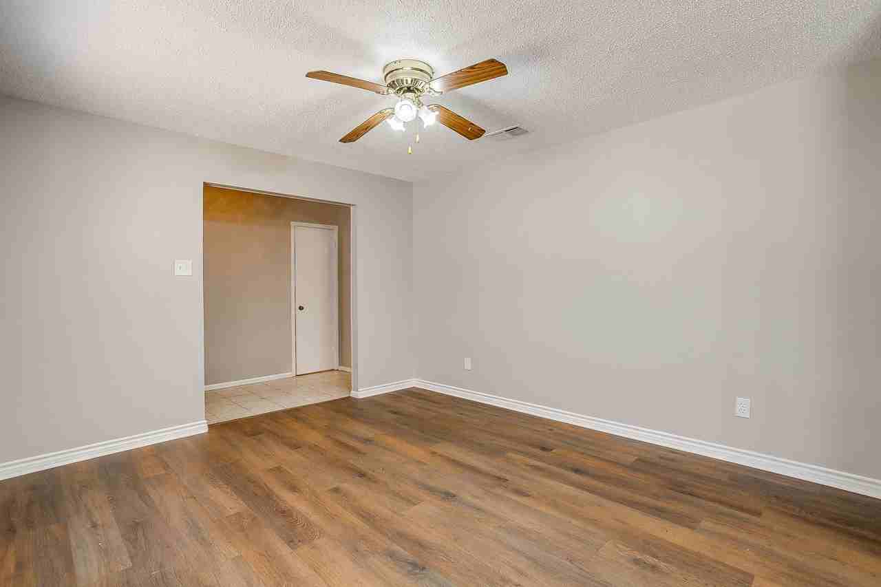6528 Winifred Dr - Photo 5 of 23
