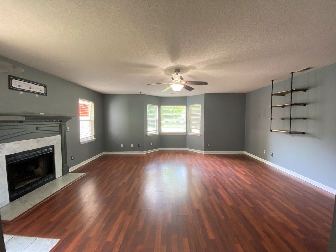 200 S Creek Dr - Photo 3 of 18