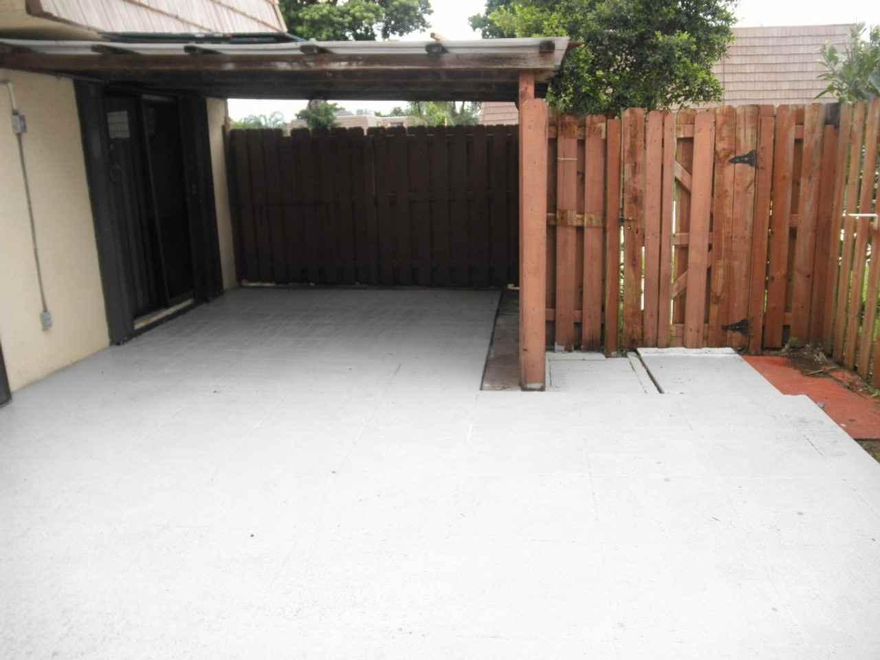 571 Springdale Cir - Photo 2 of 22