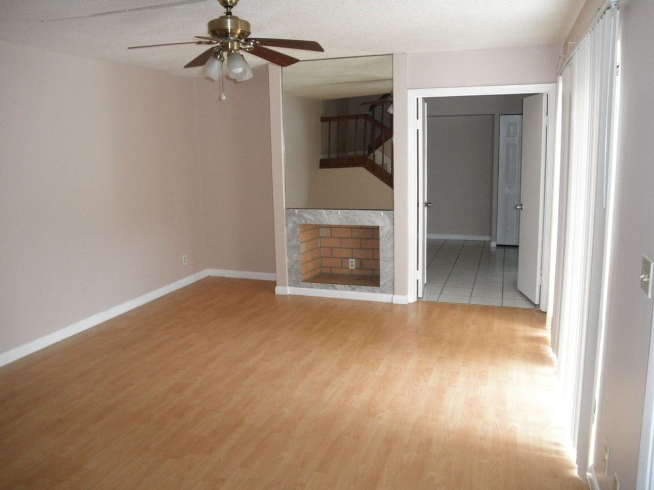 571 Springdale Cir - Photo 4 of 22