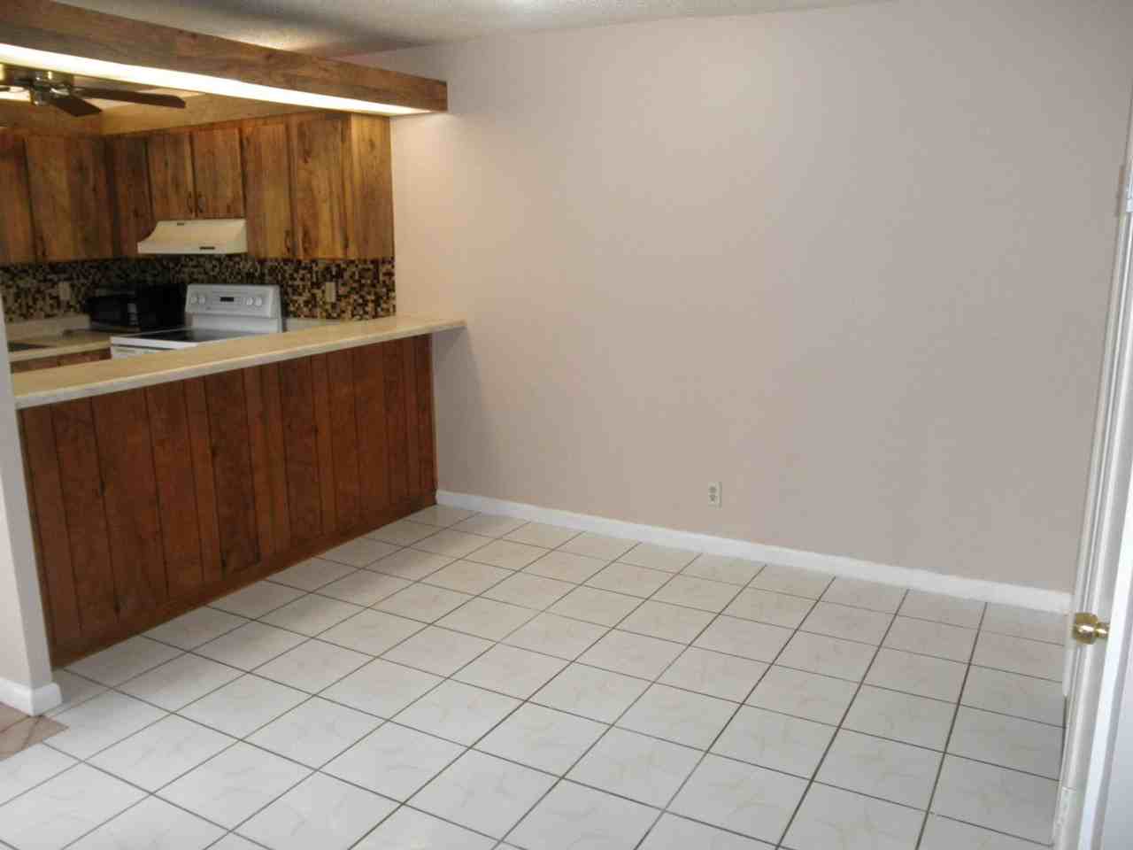 571 Springdale Cir - Photo 6 of 22