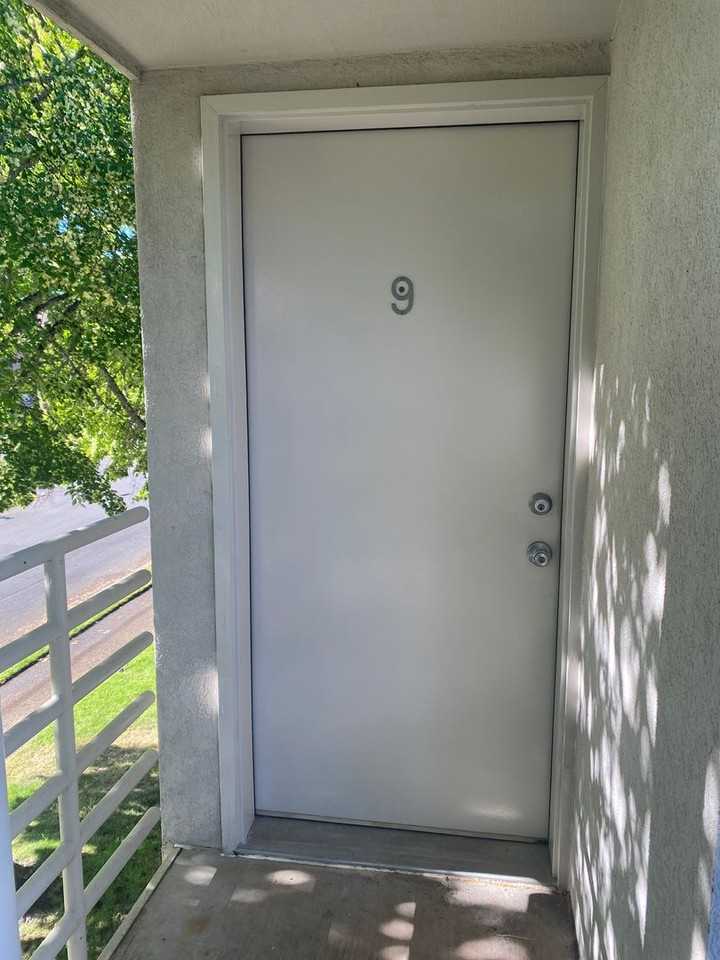 514 Nw 21st St #9 - Photo 2 of 11
