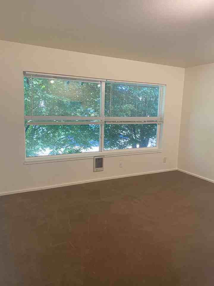514 Nw 21st St #9 - Photo 4 of 11