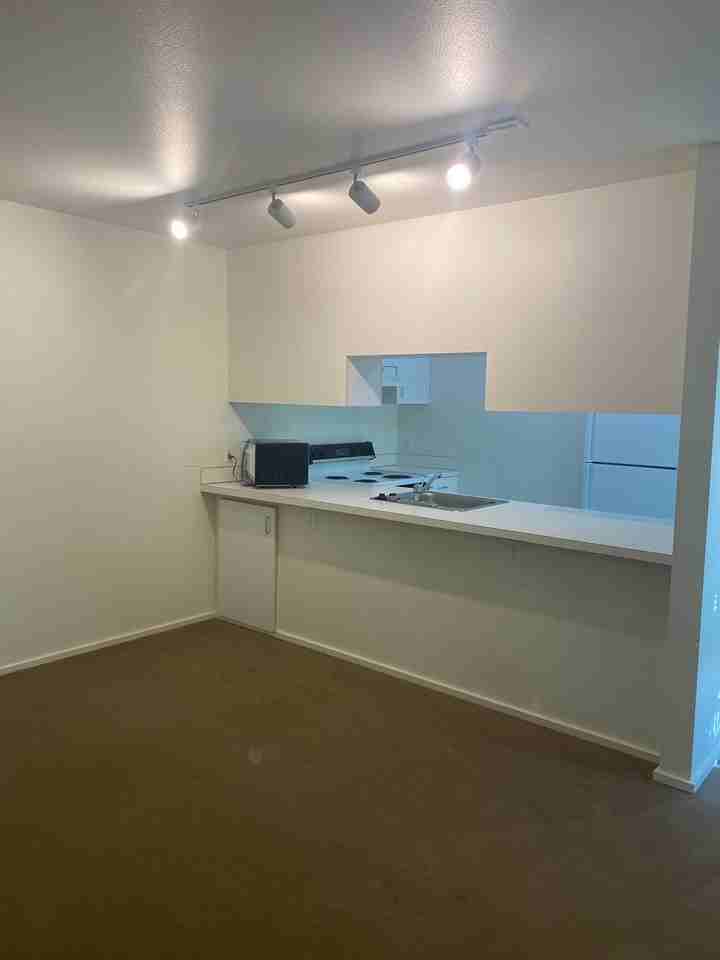 514 Nw 21st St #9 - Photo 6 of 11