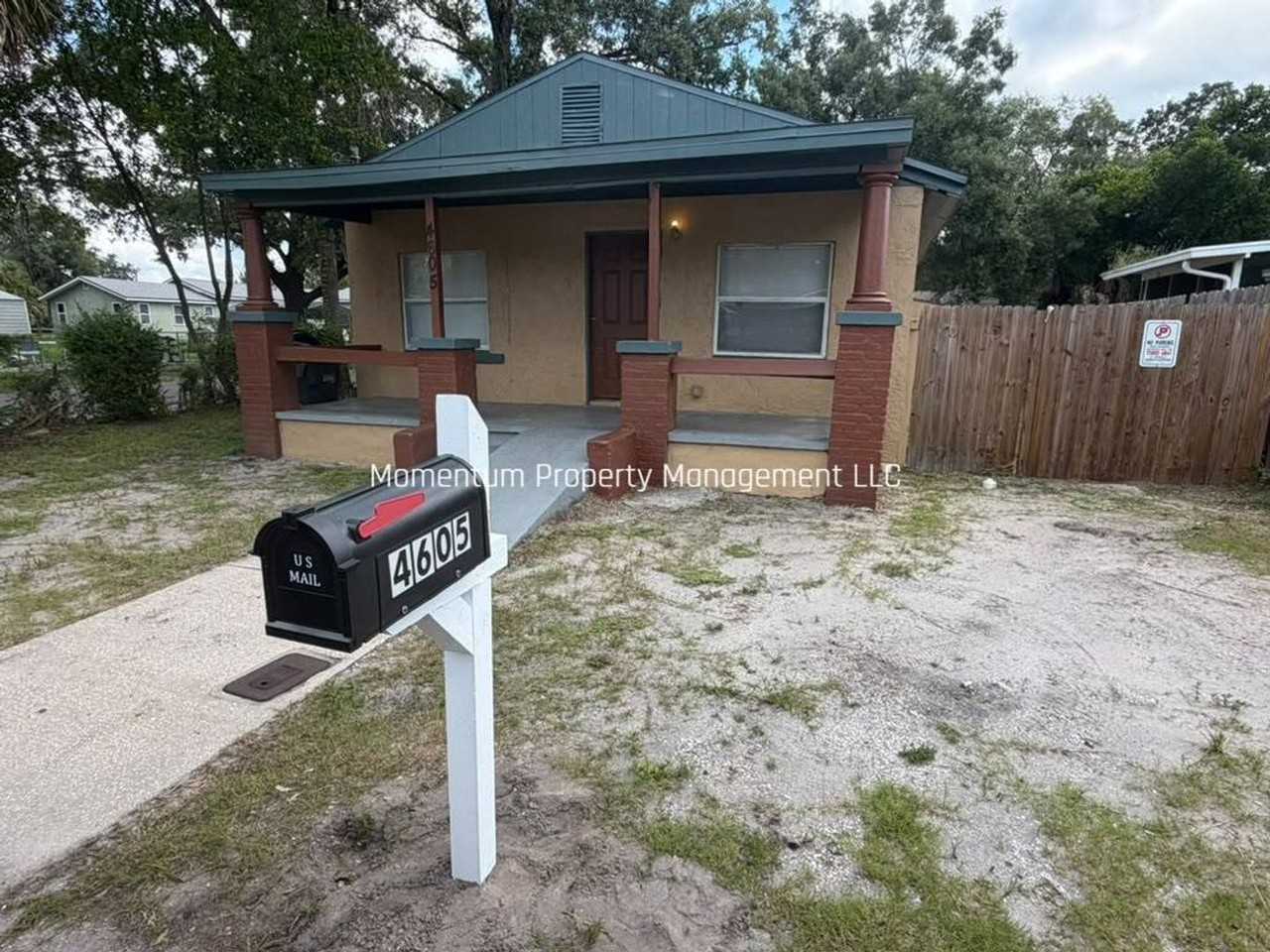 4605 N 38th St - Photo 2 of 16