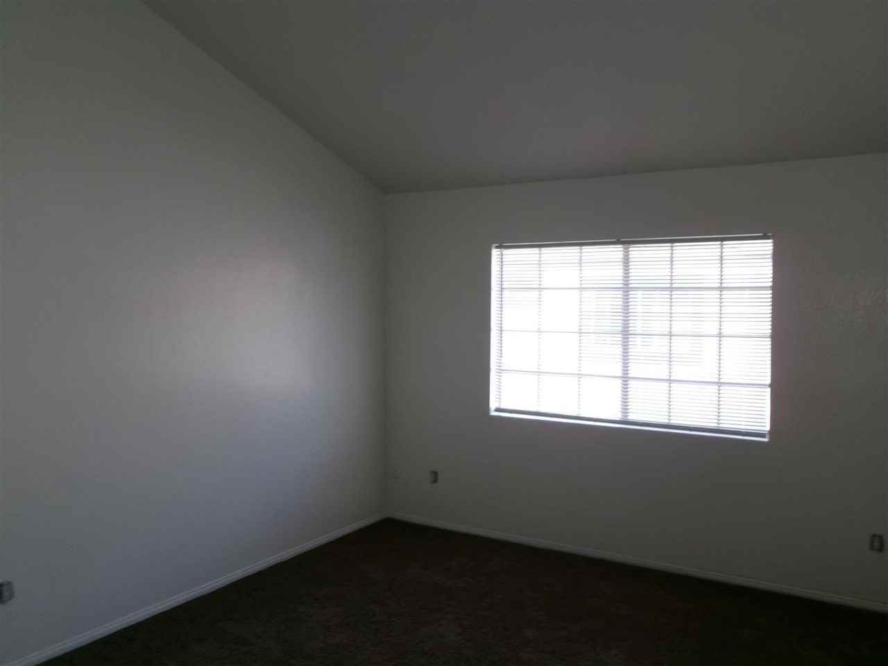 13919 Arthur Ave #4 - Photo 5 of 9