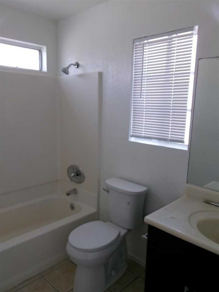 13919 Arthur Ave #4 - Photo 6 of 9