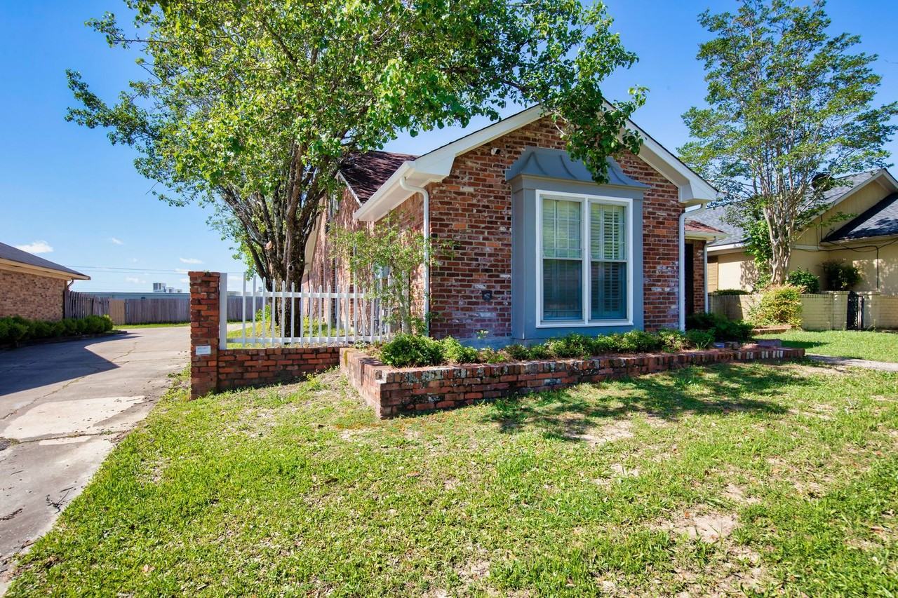 3040 Sutton Dr - Photo 4 of 22