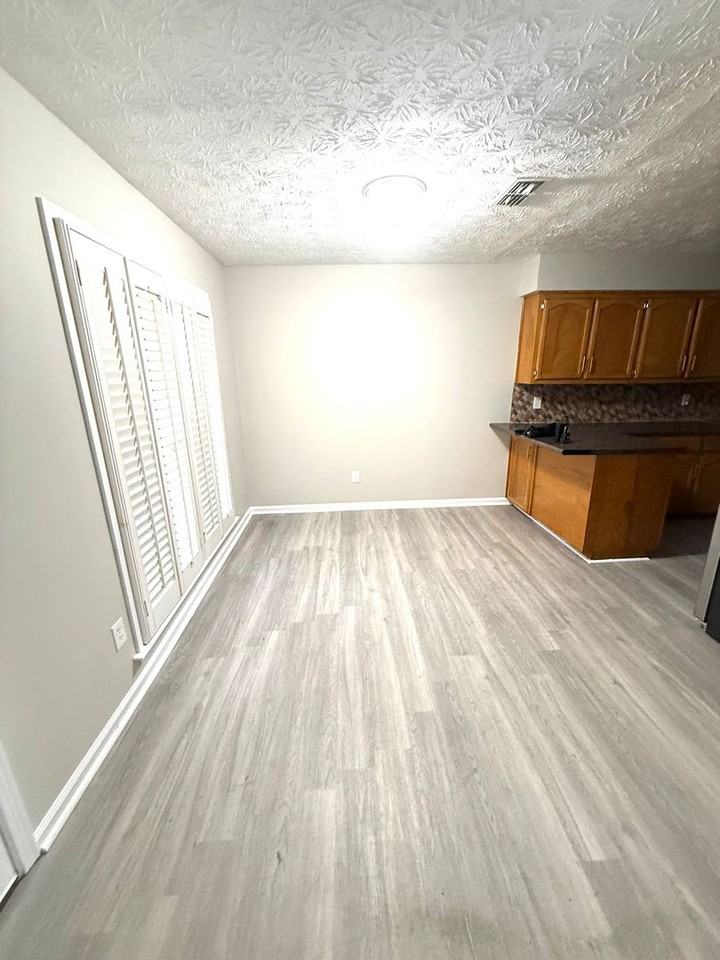 3040 Sutton Dr - Photo 7 of 19