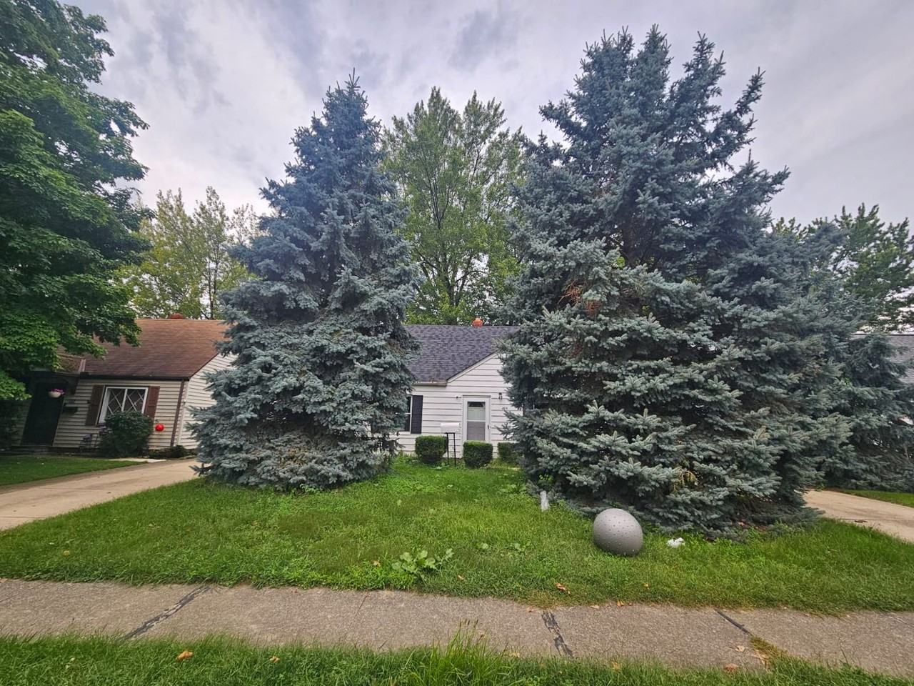 368 E 232nd St - Photo 2 of 20
