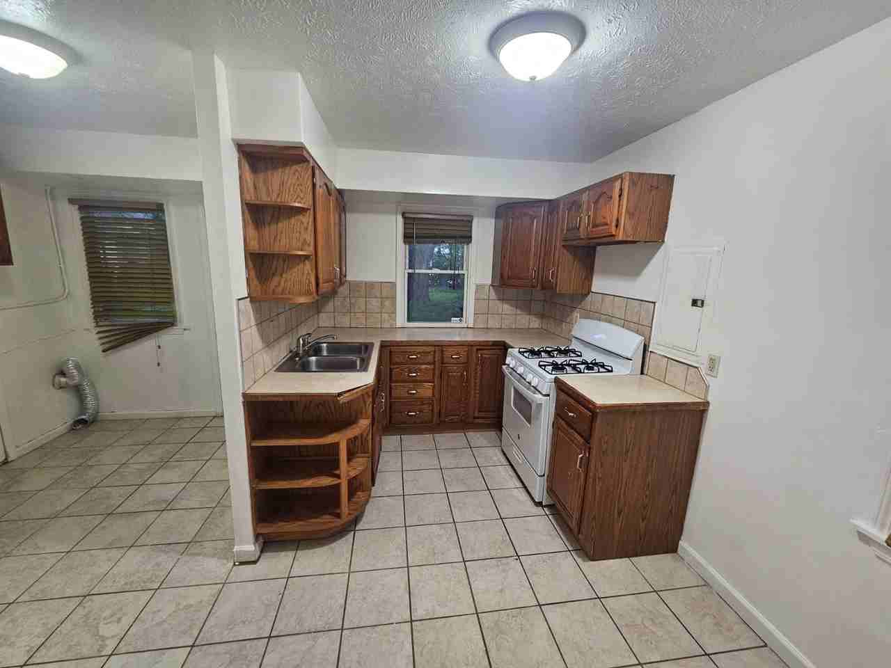368 E 232nd St - Photo 6 of 20