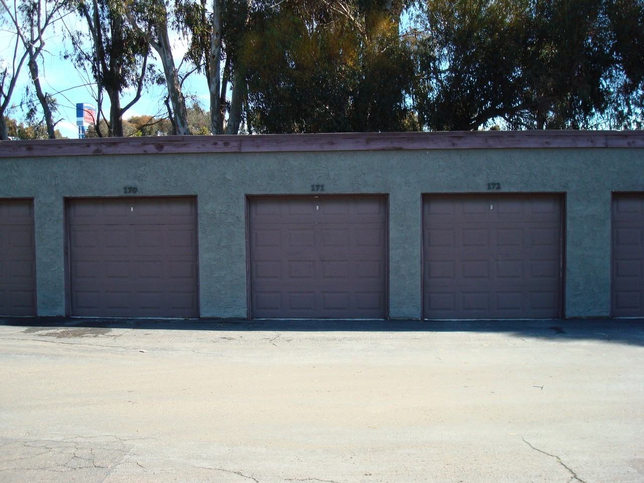 321 Rancho Dr #14 - Photo 4 of 36
