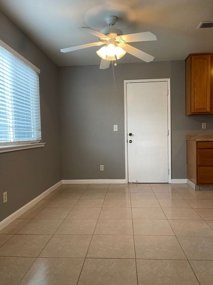 6024 Jackson Ave - Photo 3 of 9