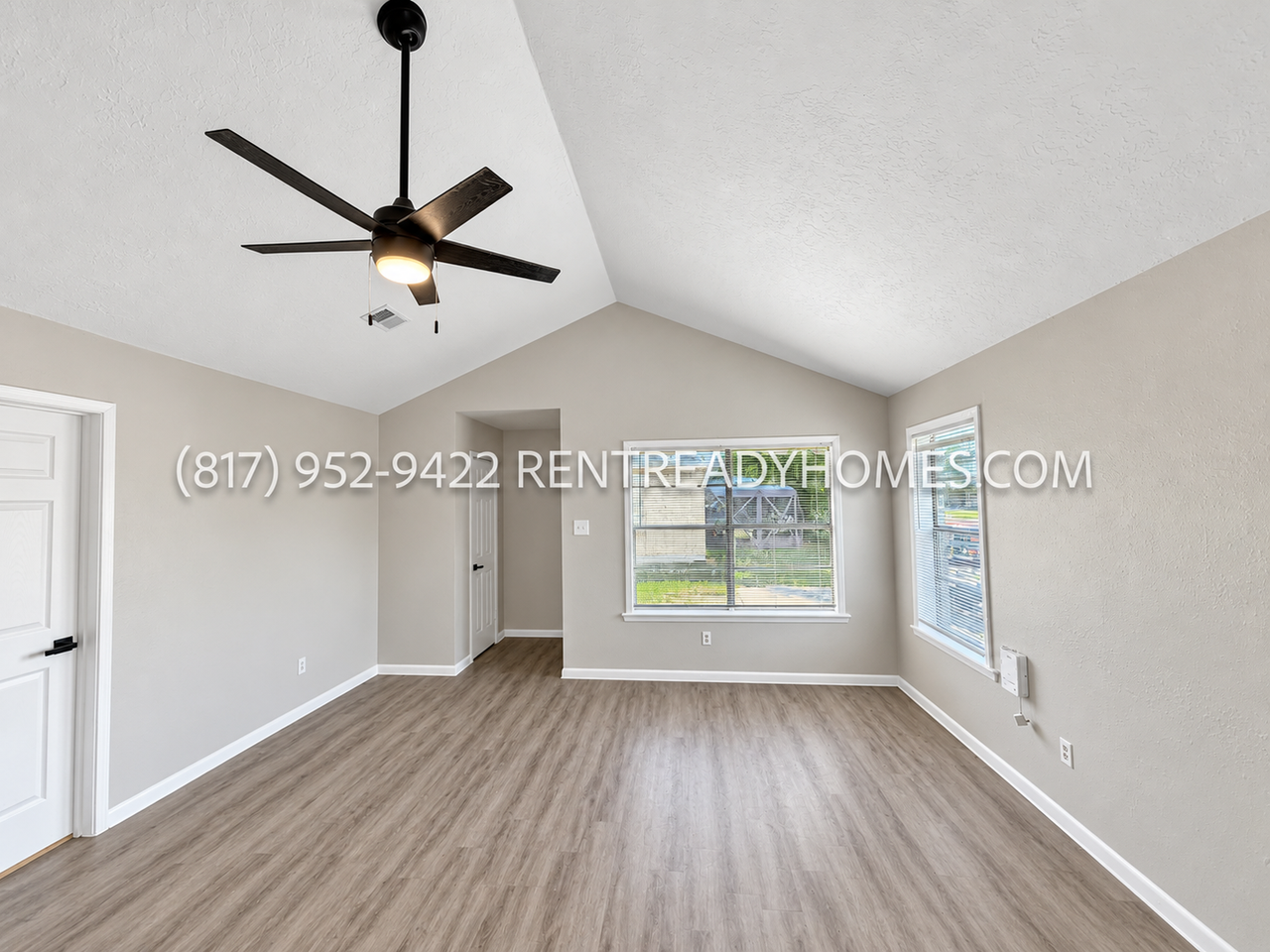 1111 Bittle Ln - Photo 4 of 11