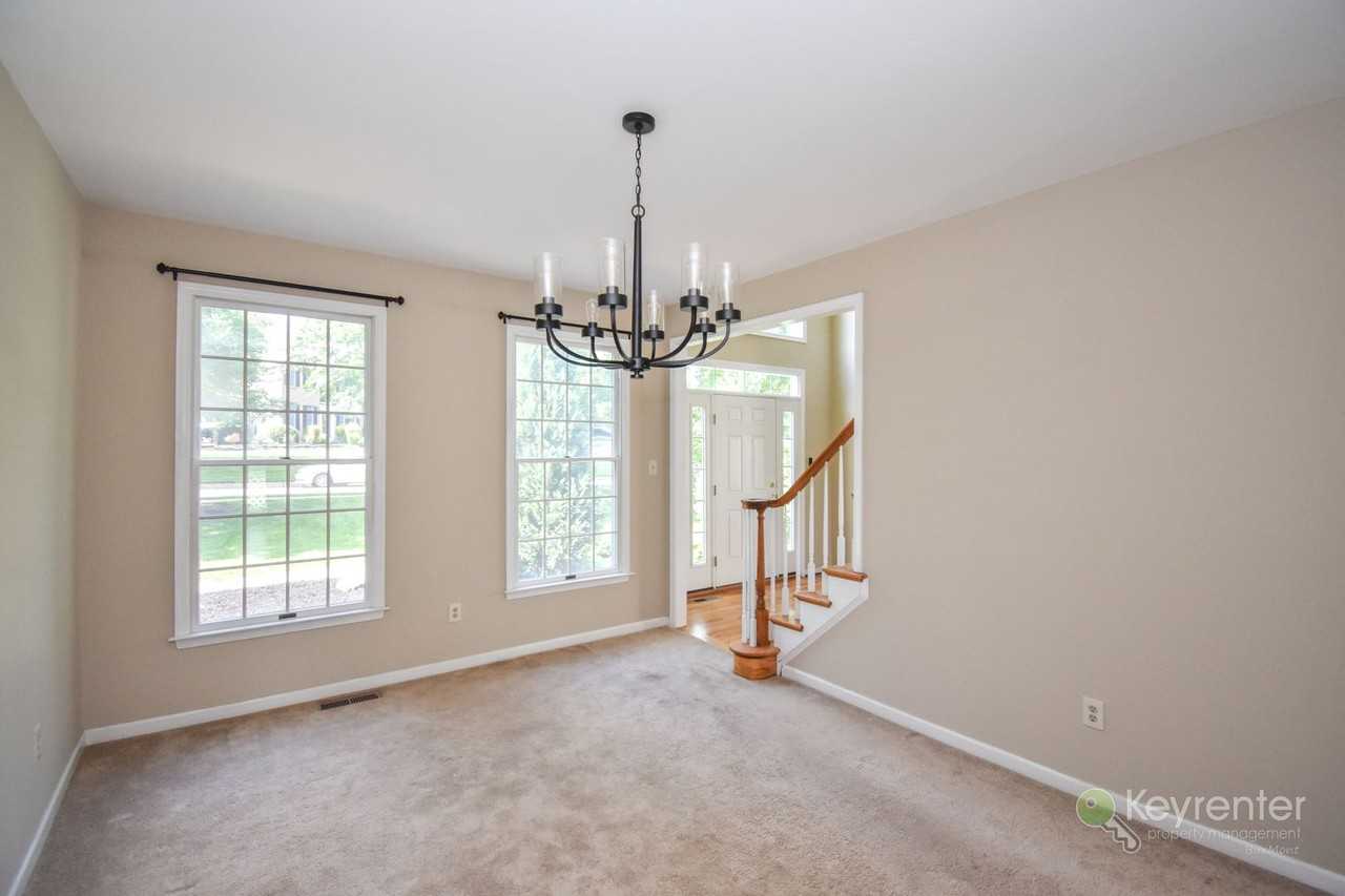 5474 Grandview Ln - Photo 6 of 34