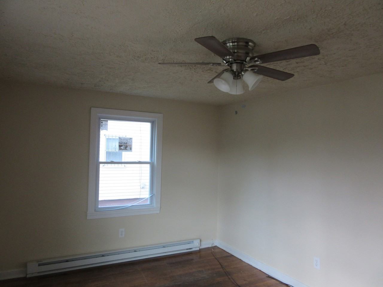 721 Miller St - Photo 3 of 14