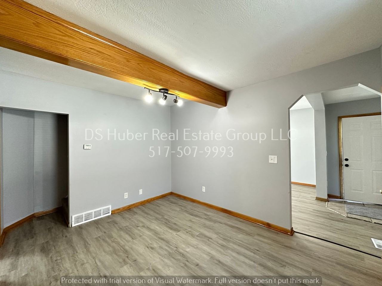 1226 Clark St - Photo 5 of 14