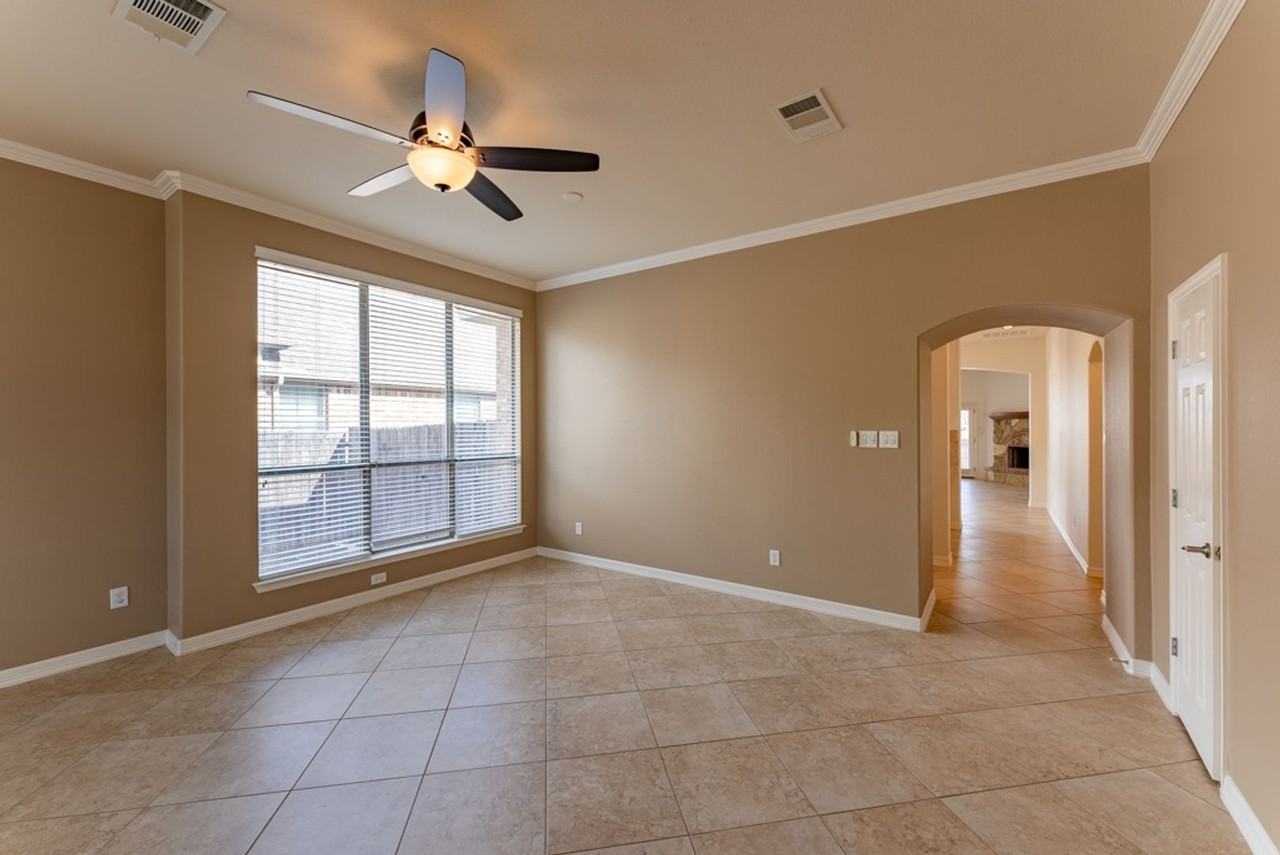 20825 Windmill Ridge St - Photo 4 of 31