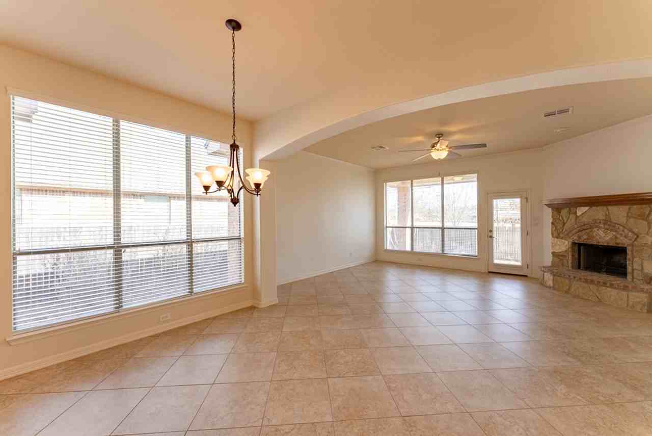 20825 Windmill Ridge St - Photo 5 of 31