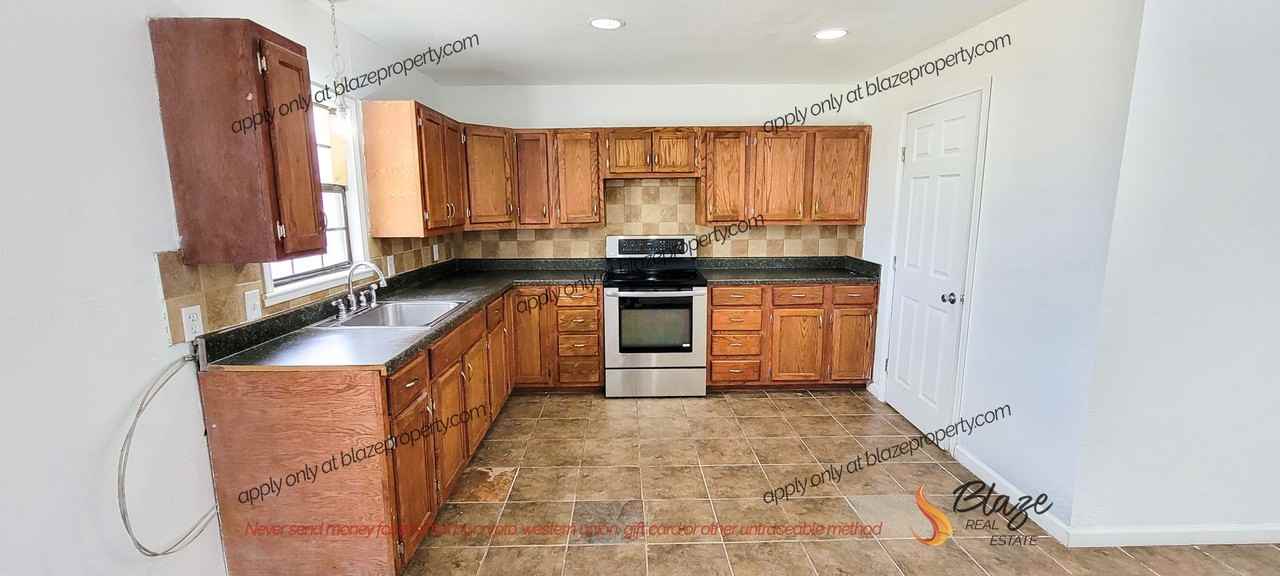 2618 Rule St - Photo 5 of 13