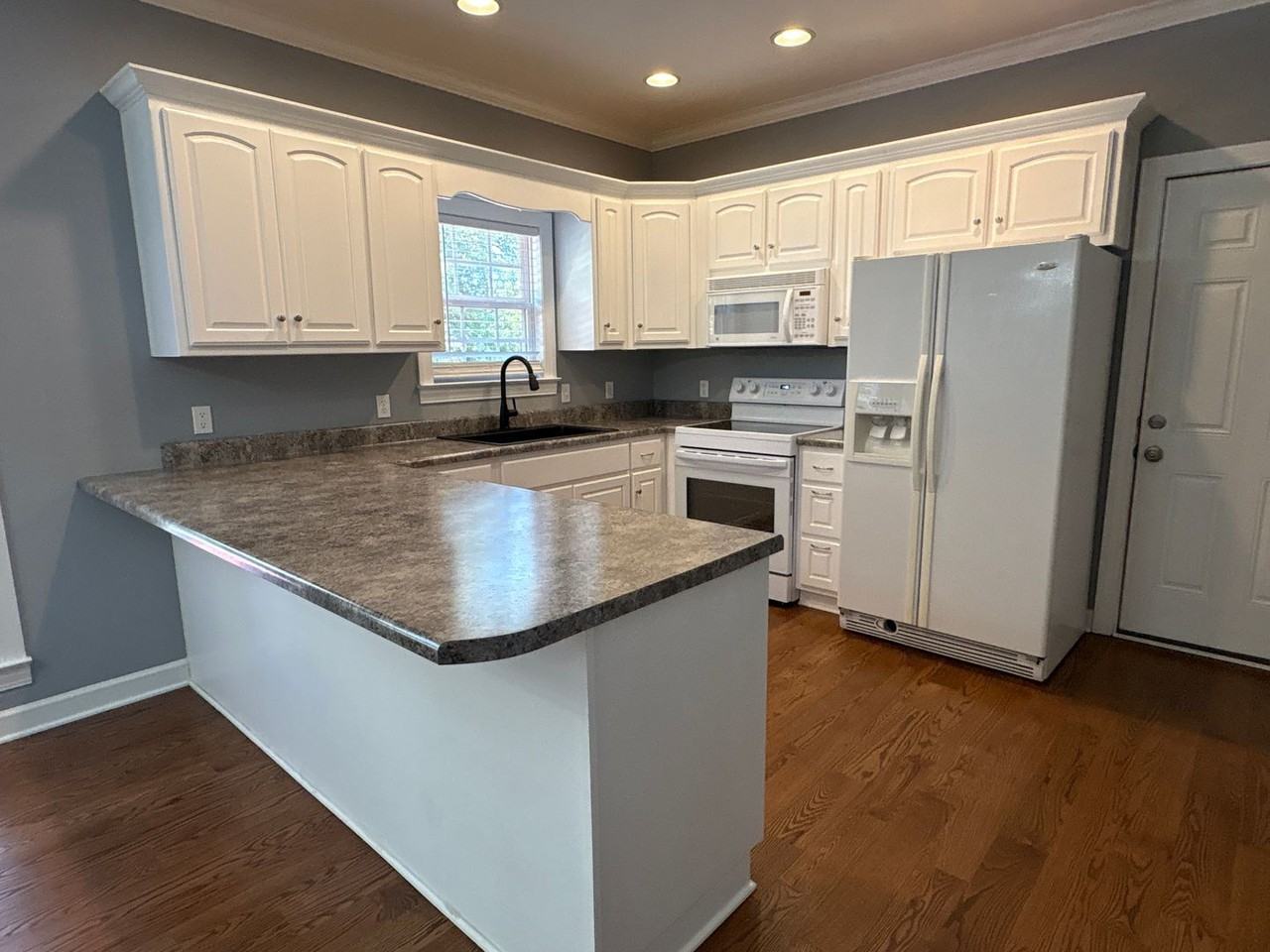 187 Oak Hollow Rd - Photo 7 of 32