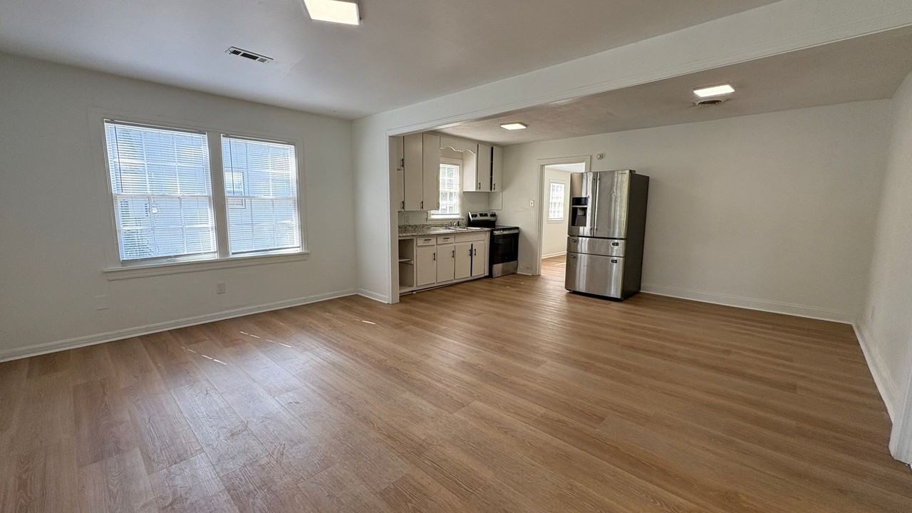 111 Park Pl - Photo 5 of 15