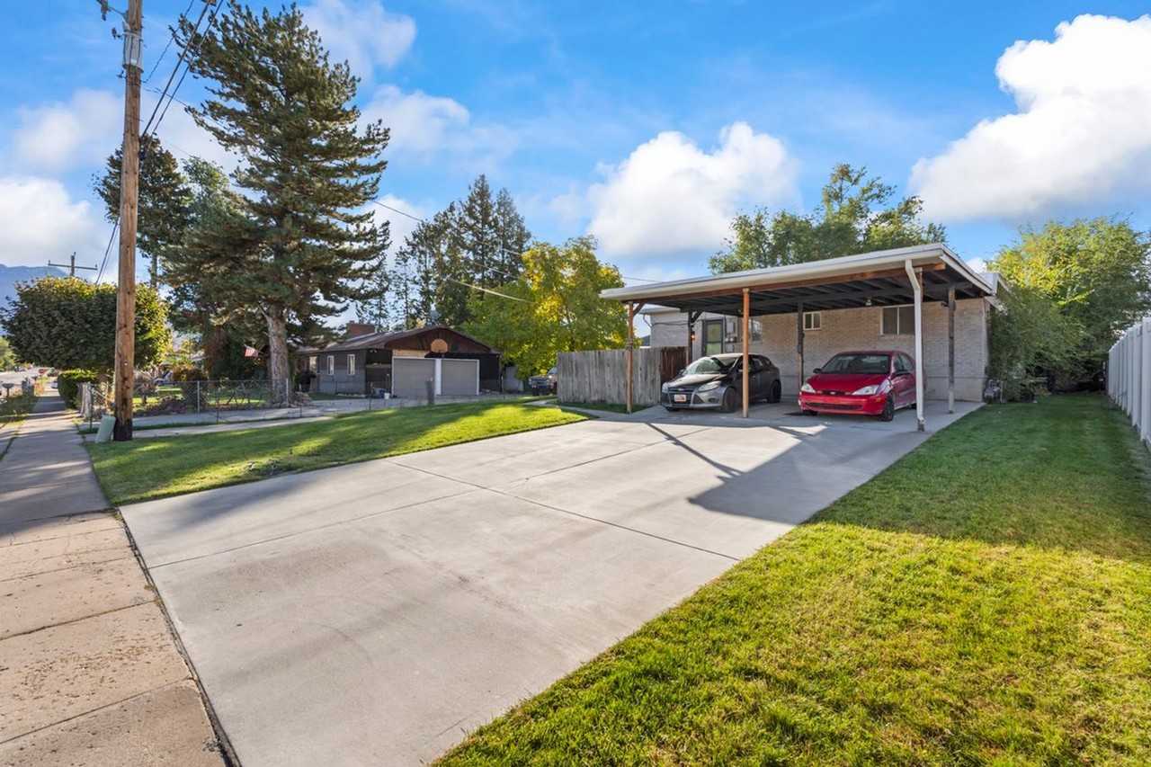 Washington Terrace Duplex - Photo 4 of 5