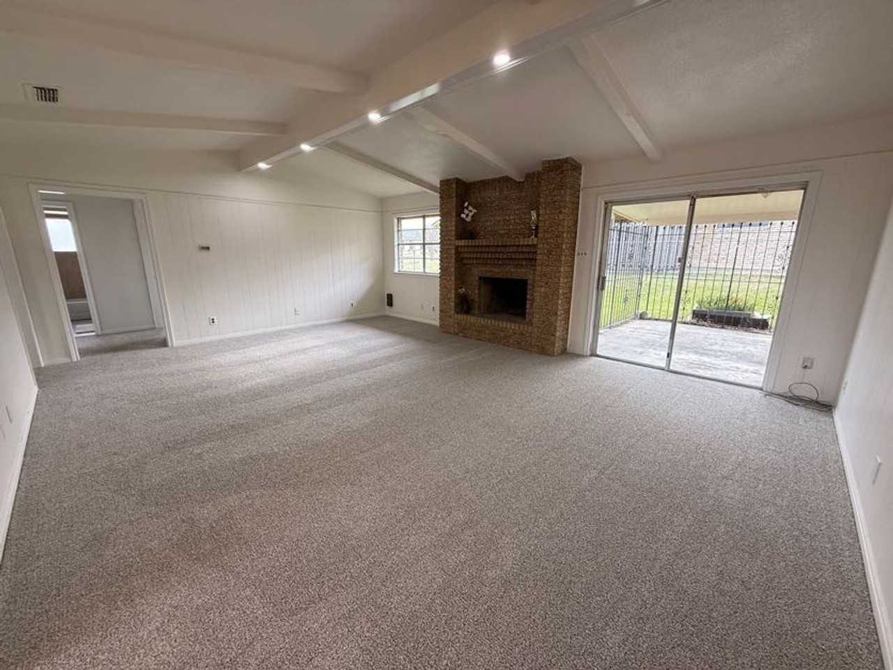 3007 Sierra Dr - Photo 4 of 35