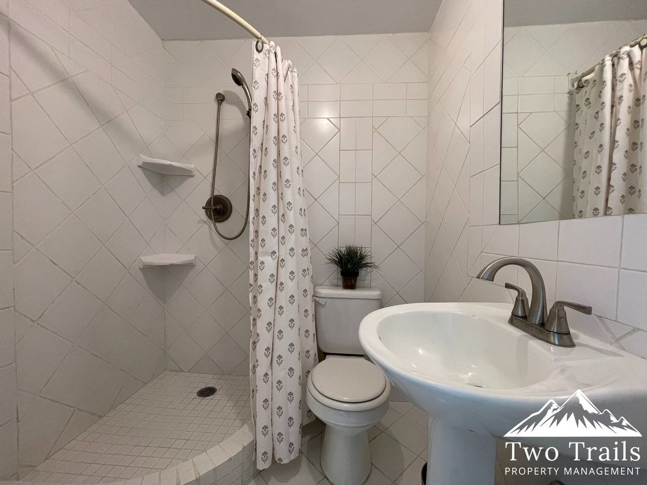 538 N Main St - Photo 7 of 7