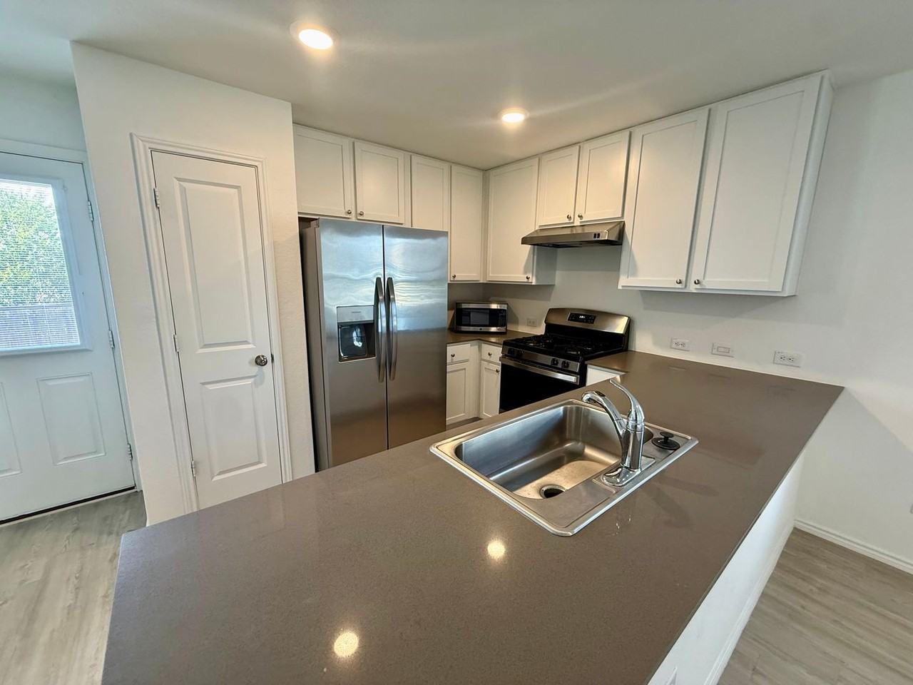 6679 Cibolo Spgs - Photo 7 of 29