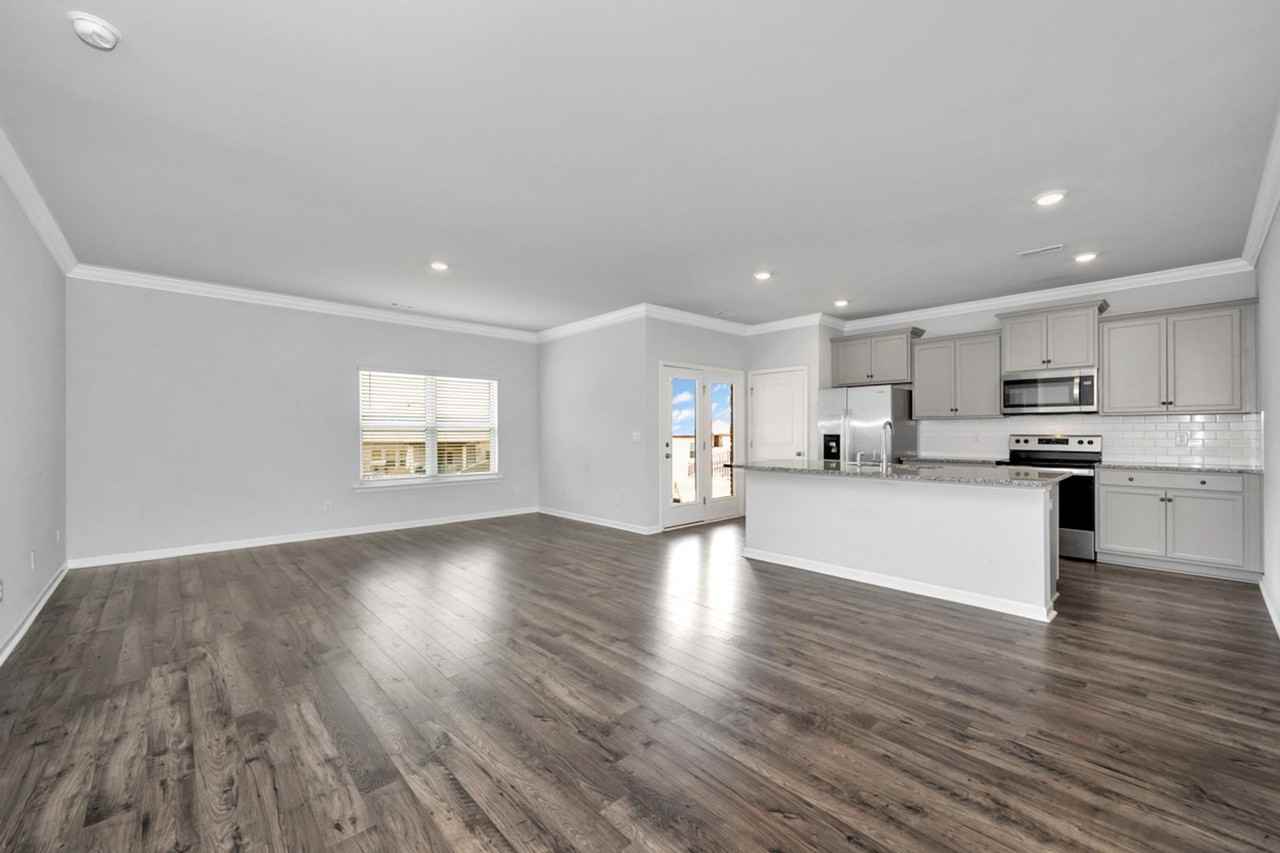 102 High Leaf Dr - Photo 5 of 34