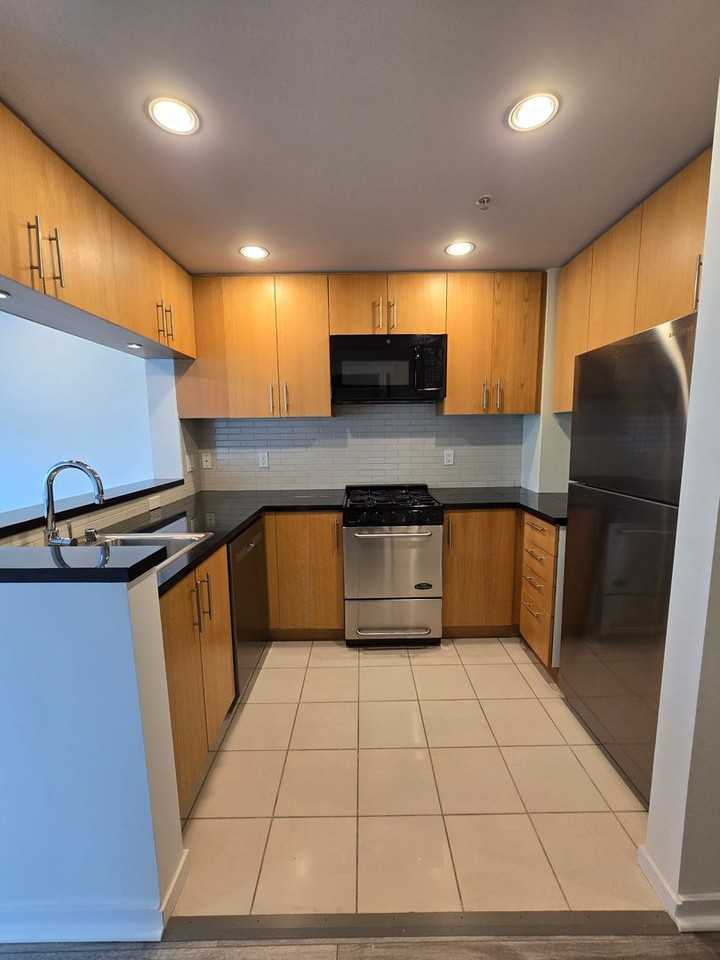 2721 1st Ave #204 - Photo 7 of 29