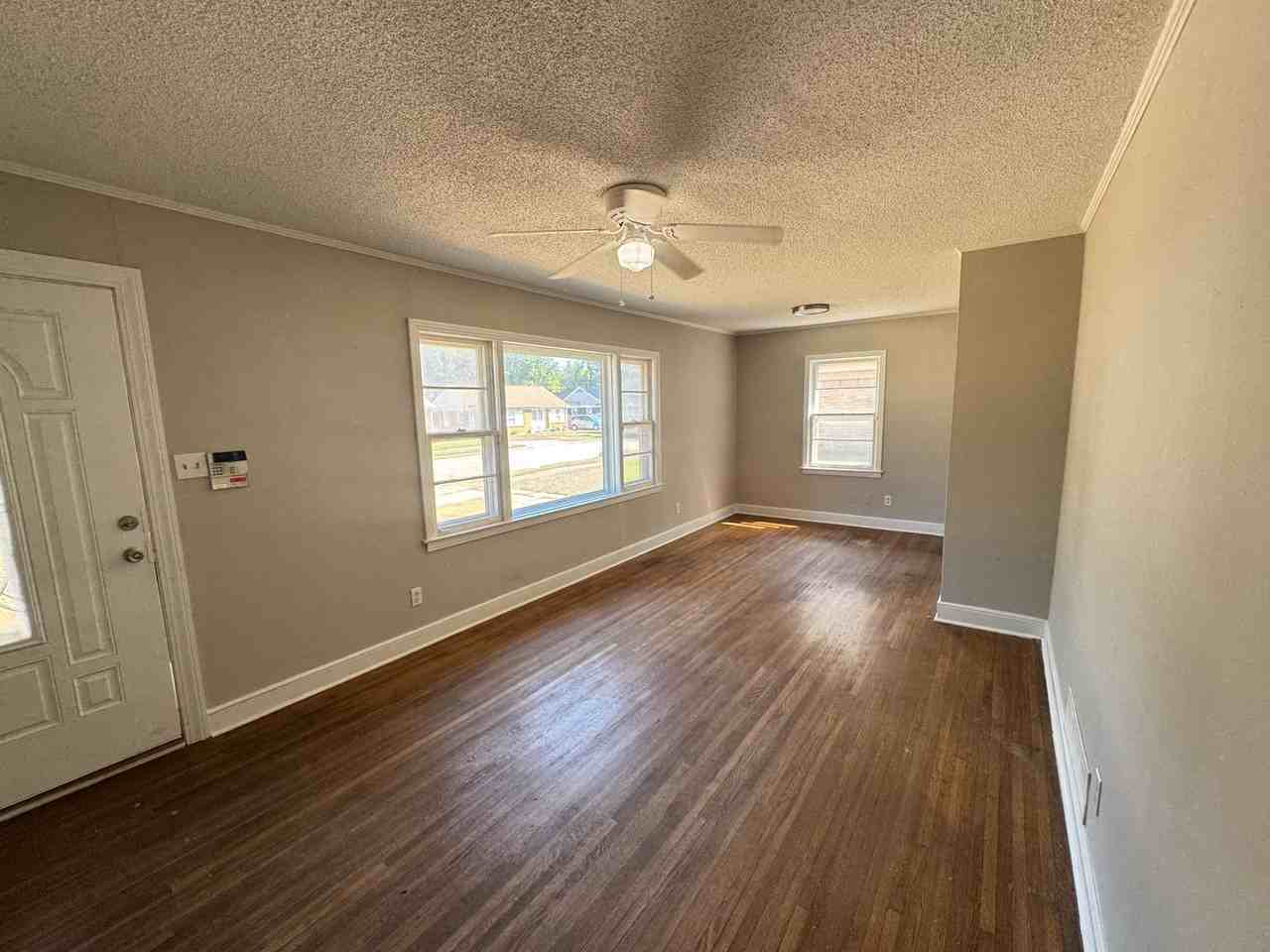 4719 Lynn Rd - Photo 2 of 12