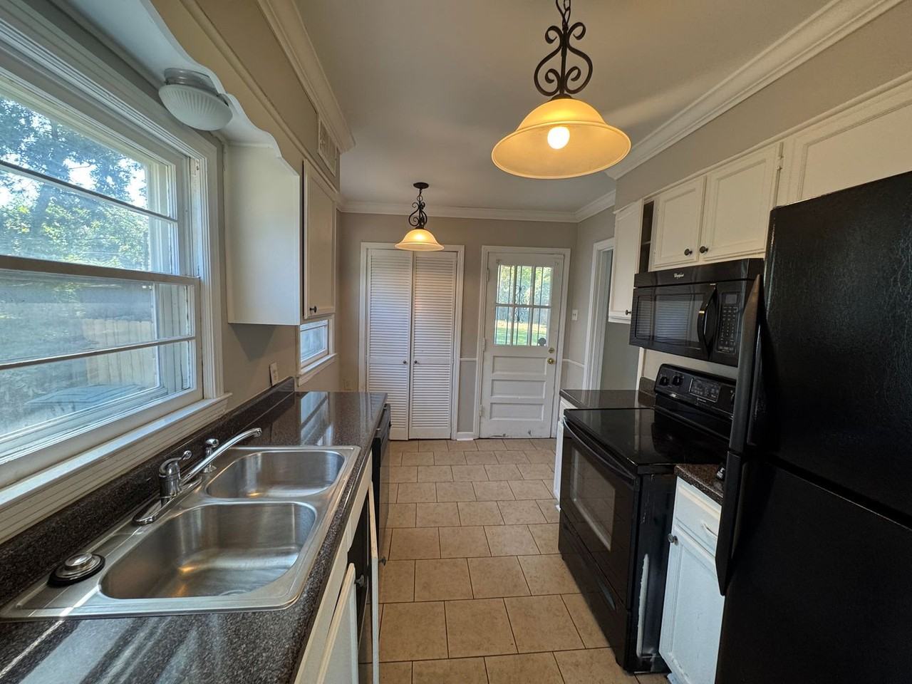 4719 Lynn Rd - Photo 4 of 12