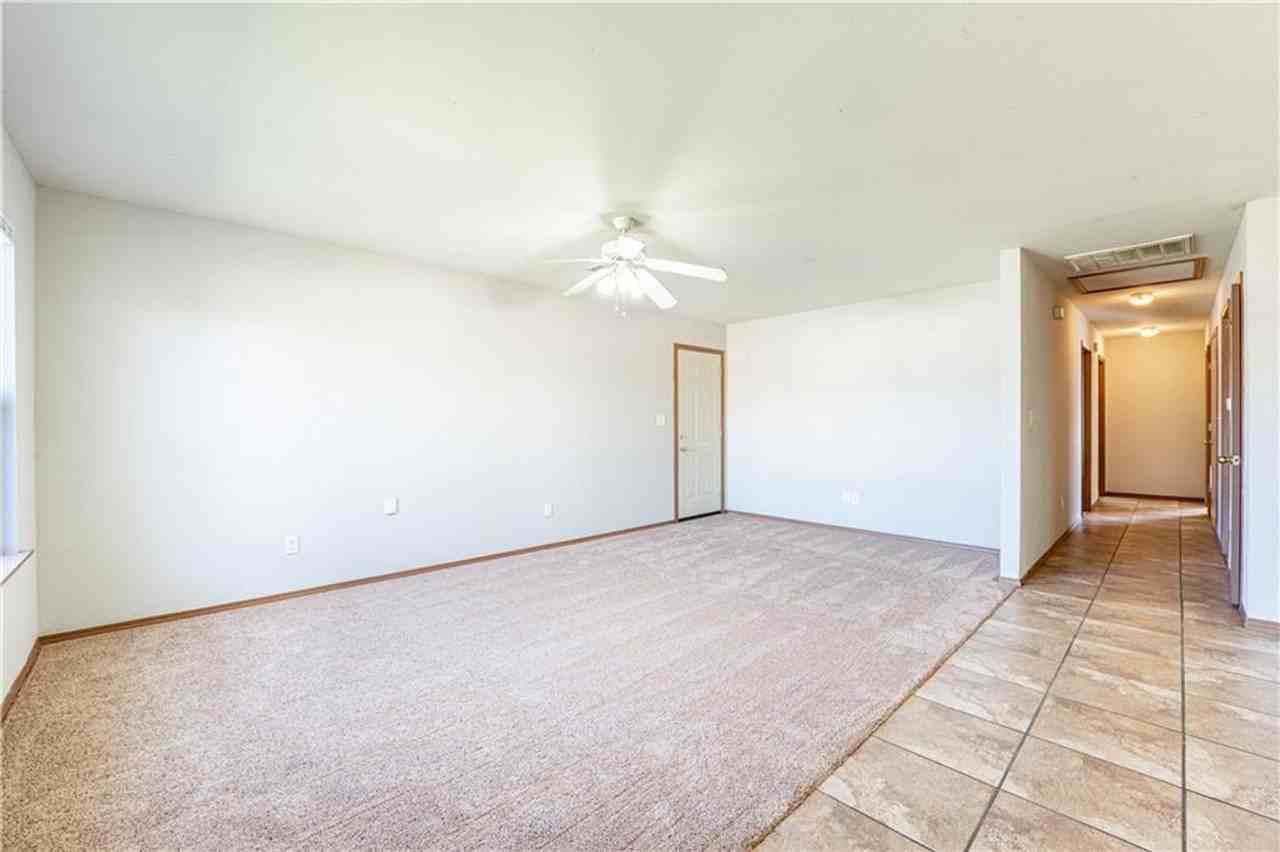 307 E Southern Trace Dr - Photo 3 of 33