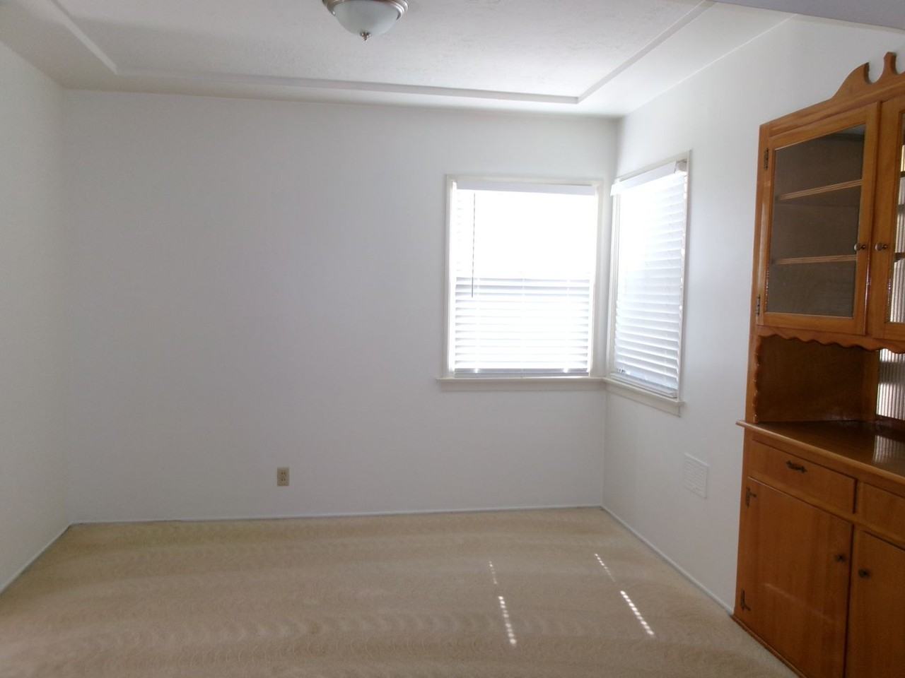 9621 Cloverwood St - Photo 2 of 10