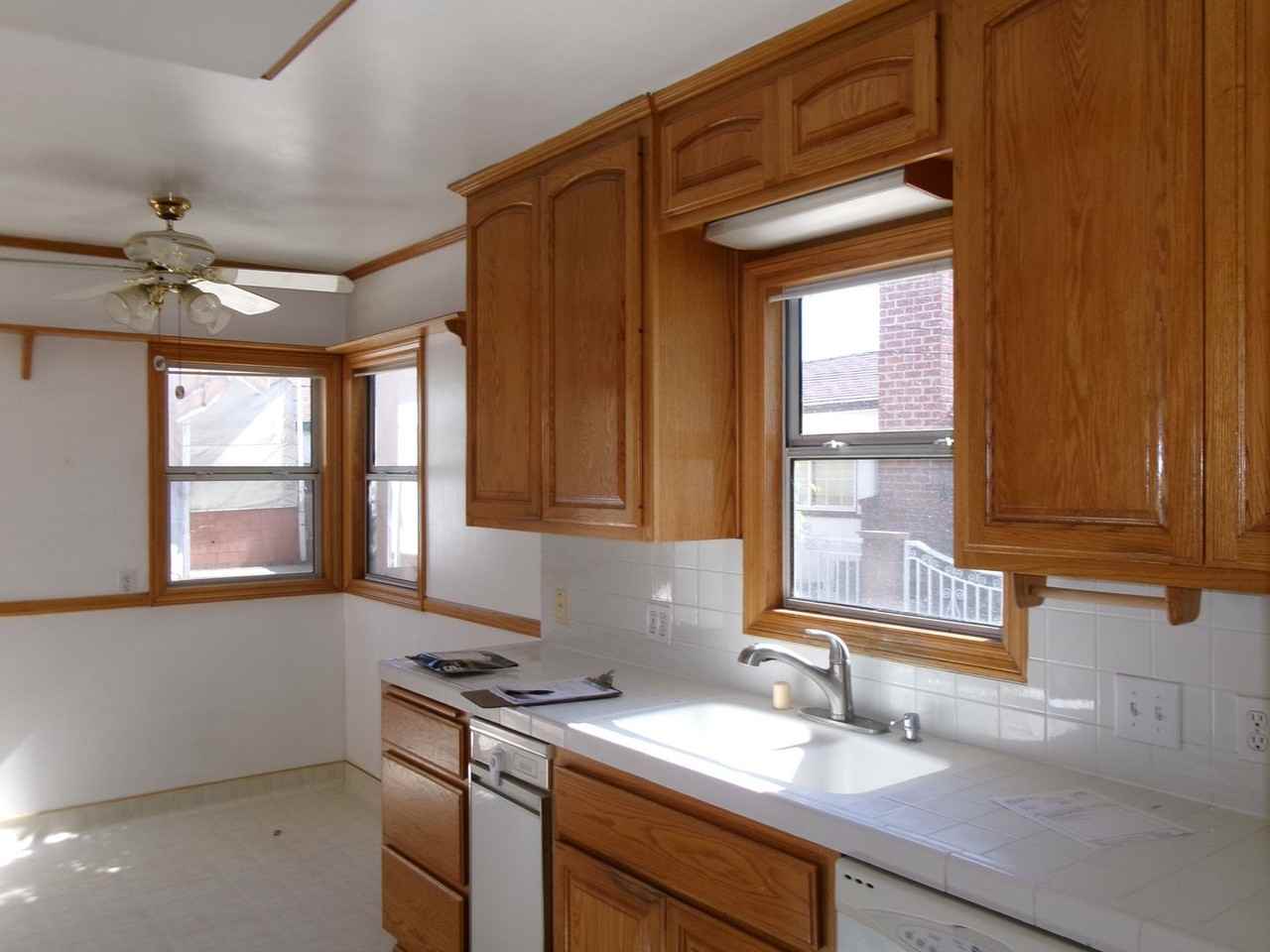 9621 Cloverwood St - Photo 3 of 10
