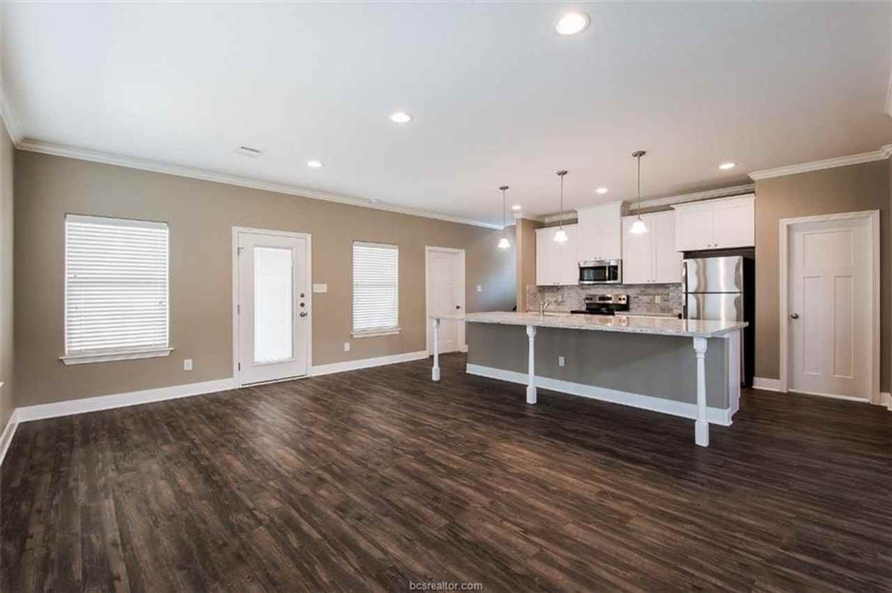 403 Fairway Dr - Photo 7 of 20