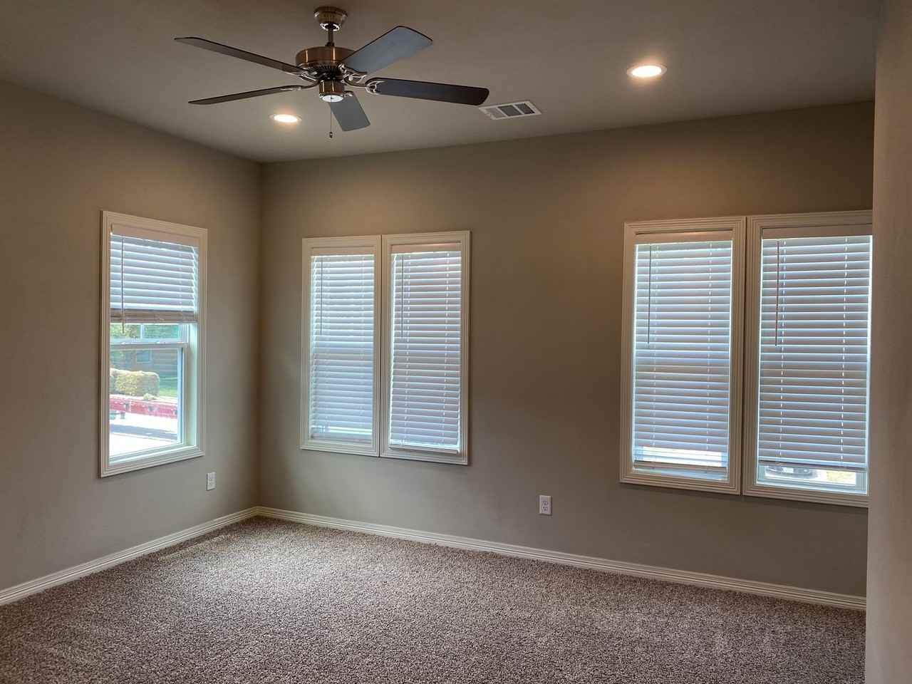 607 Peyton St - Photo 4 of 10
