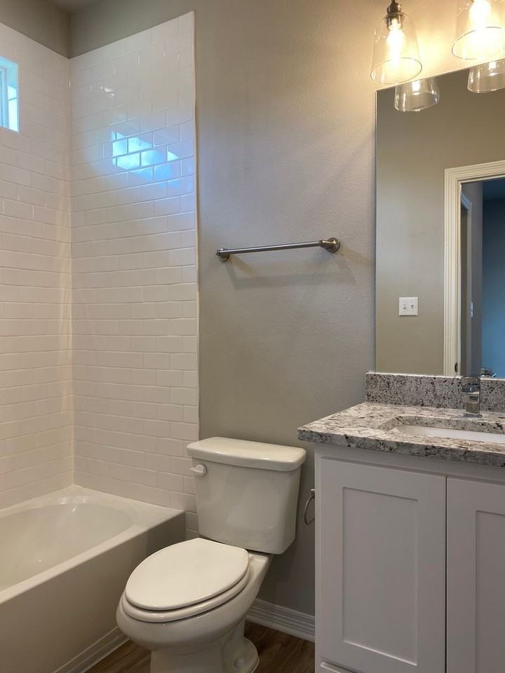 607 Peyton St - Photo 7 of 10