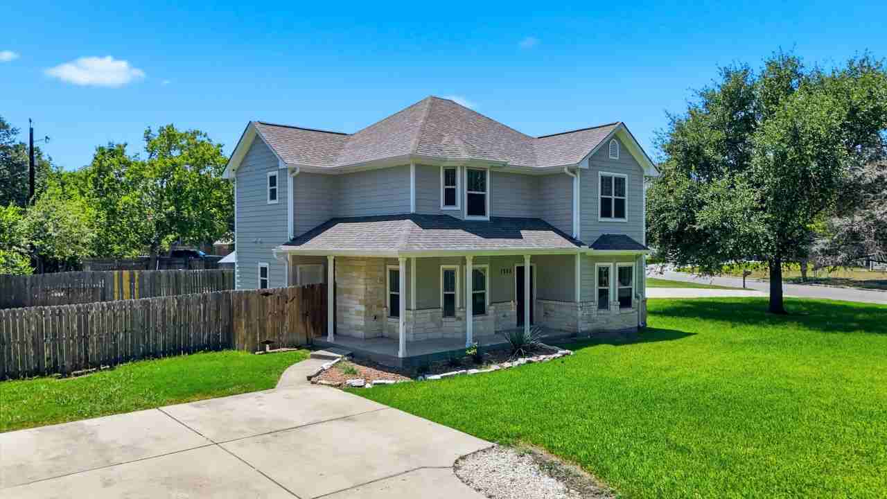 1322 Milner Dr - Photo 2 of 39