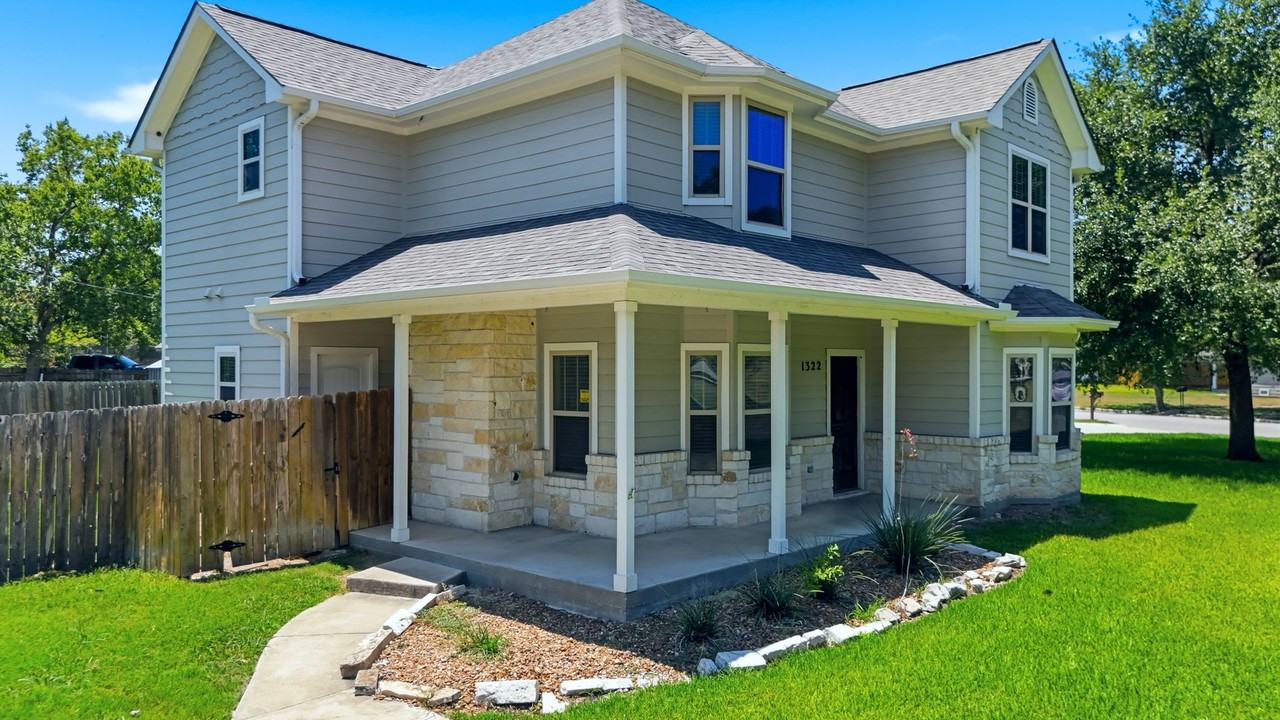 1322 Milner Dr - Photo 5 of 39
